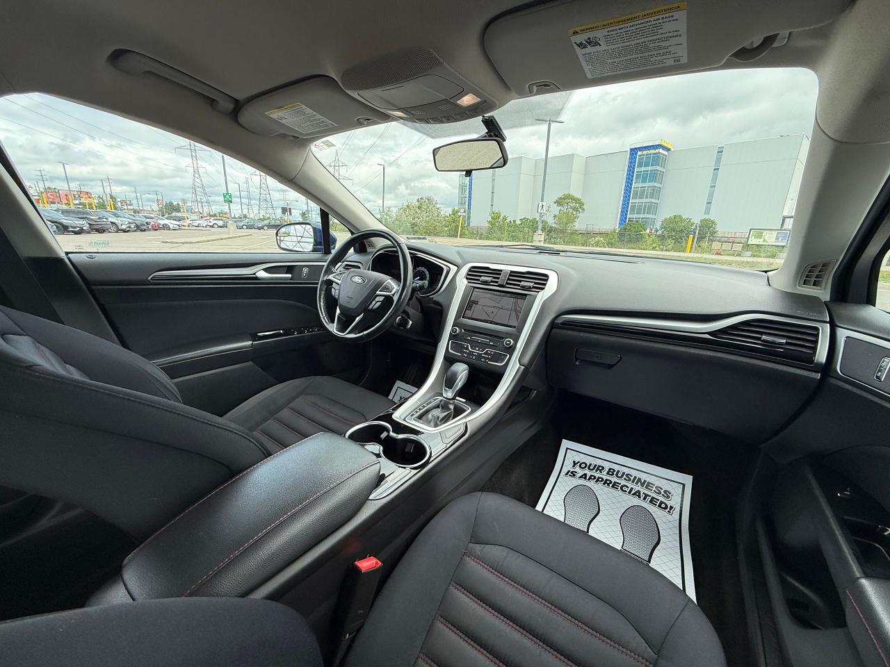 2016 Ford Fusion SE - Photo #13