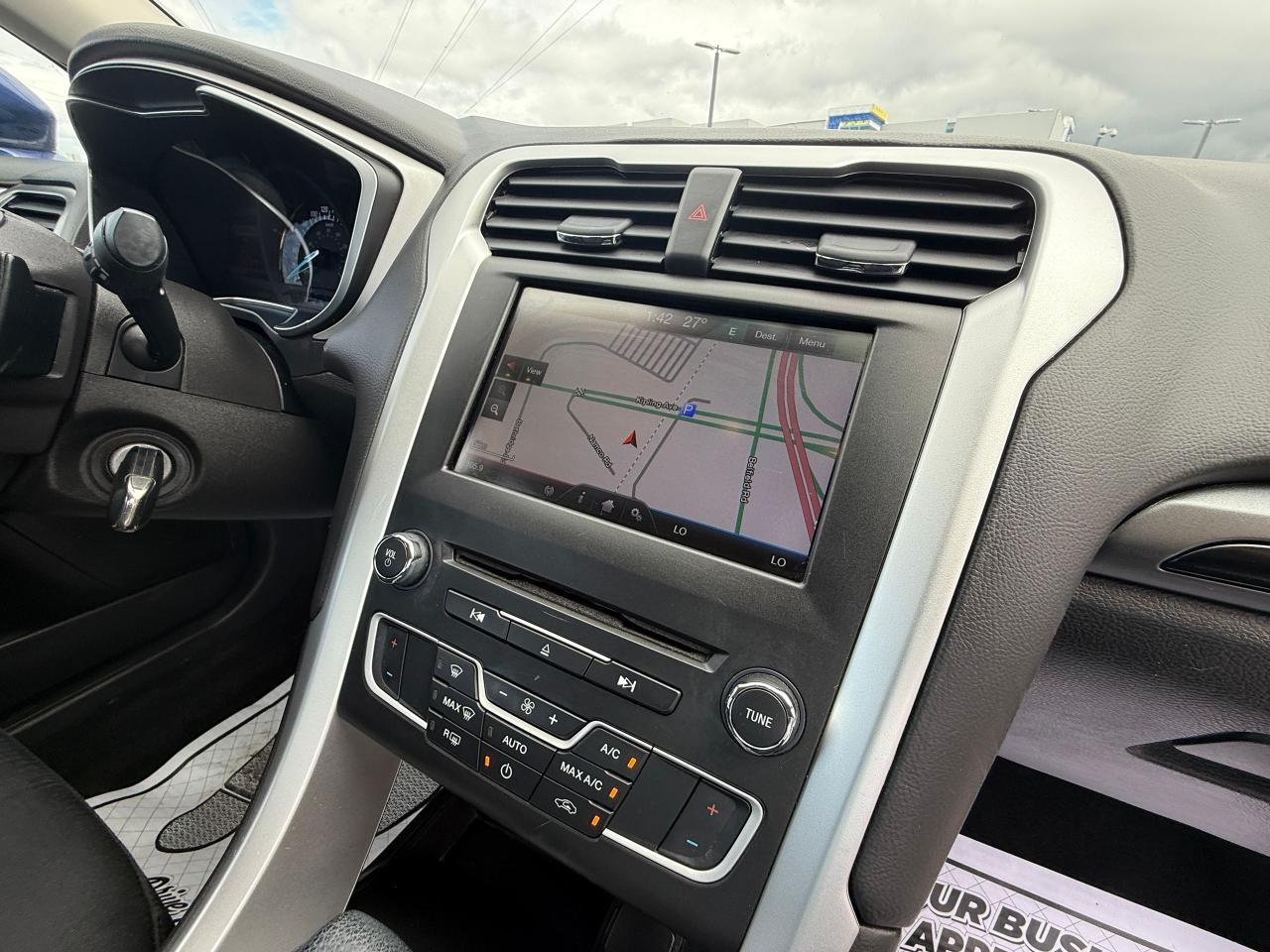 2016 Ford Fusion SE - Photo #14