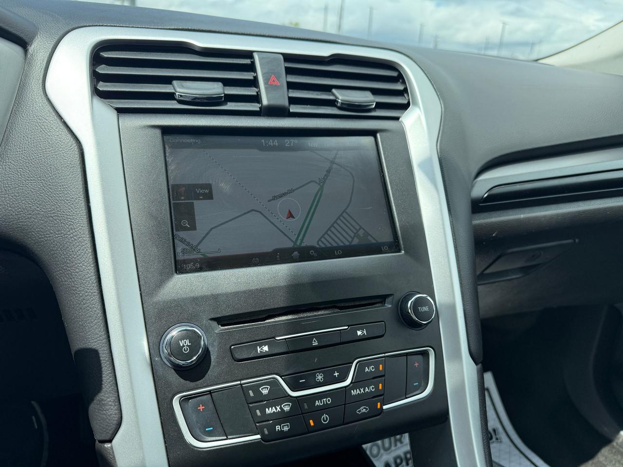 2016 Ford Fusion SE - Photo #18