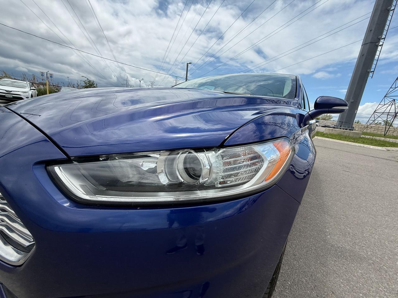 2016 Ford Fusion SE - Photo #24