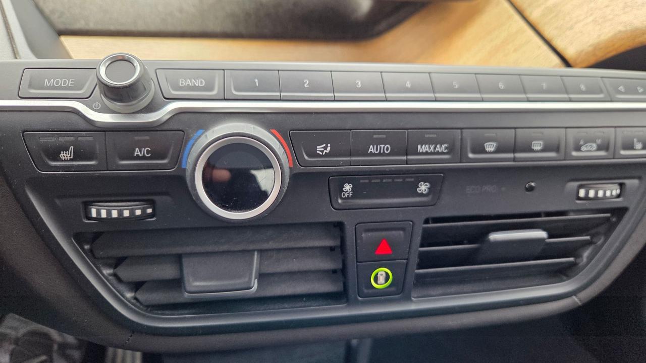 2014 BMW i3 4dr HB w/Range Extender - Photo #14