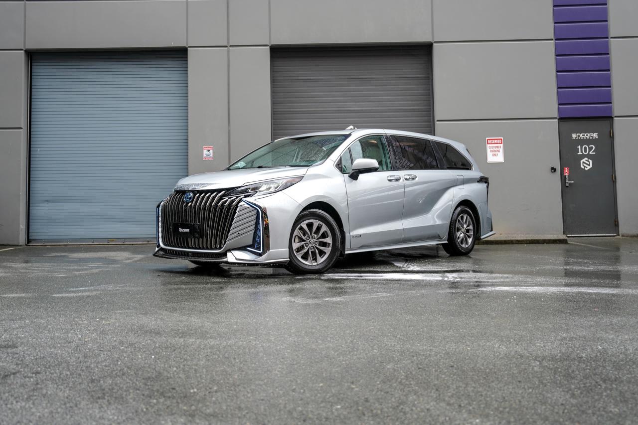 2021 Toyota Sienna XLE AWD - Photo #6