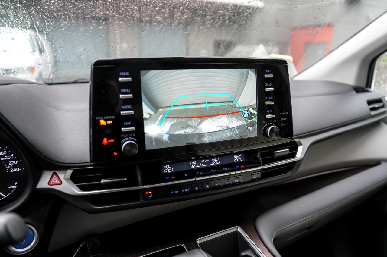 2021 Toyota Sienna XLE - Photo #12