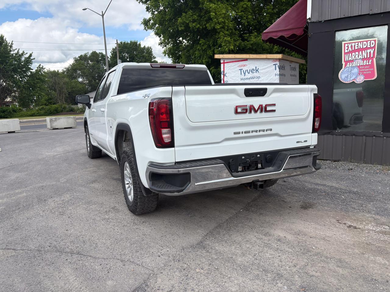 2023 GMC Sierra 1500 SLE - Photo #3