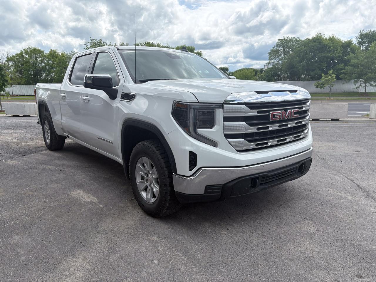 2023 GMC Sierra 1500 SLE - Photo #6
