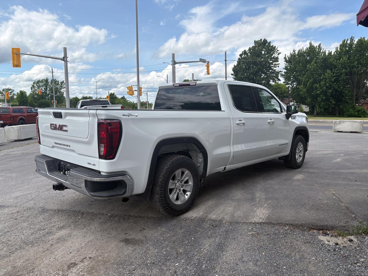 2023 GMC Sierra 1500 SLE - Photo #5