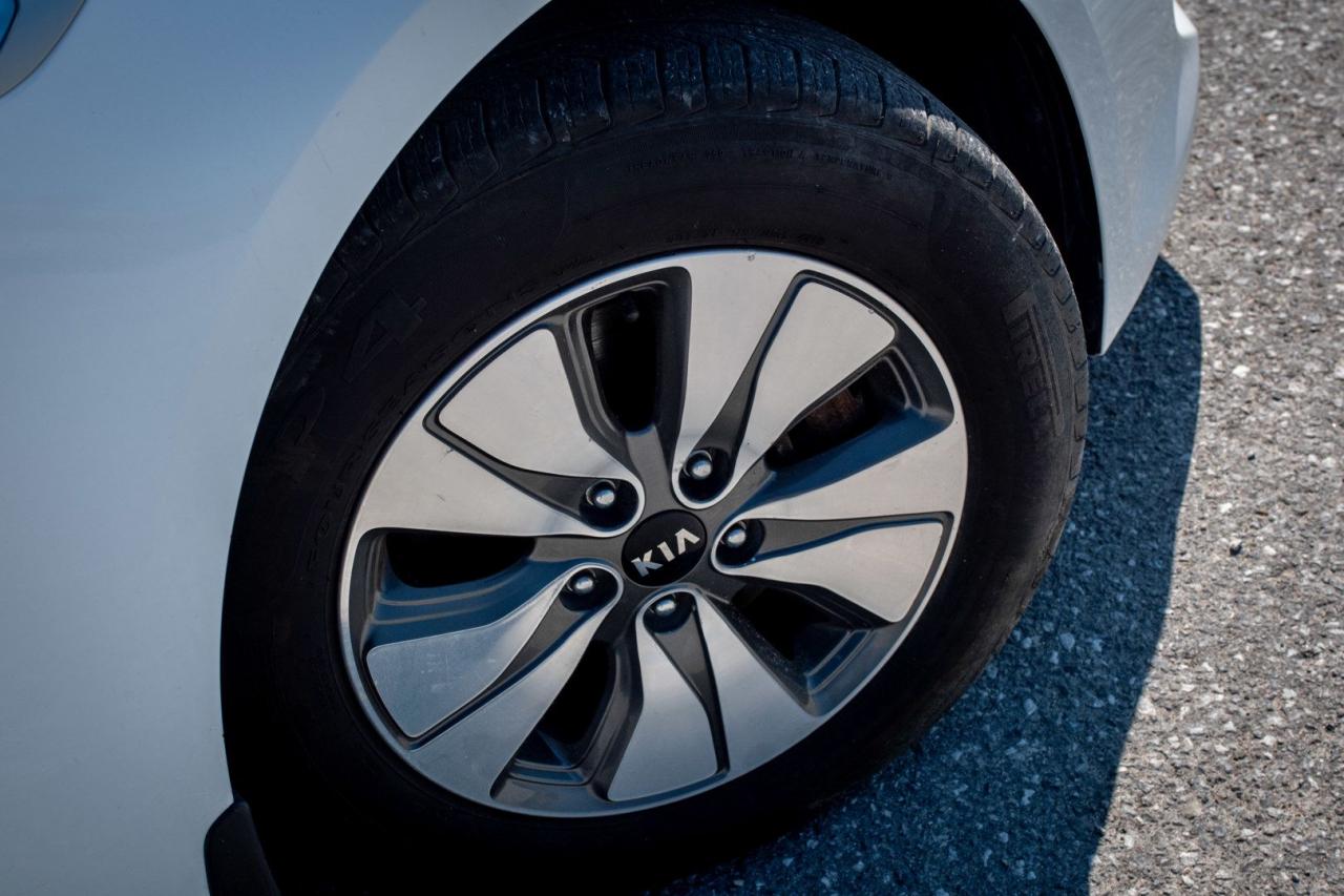 2017 Kia Optima Hybrid Premium Easy financing, fast approvals - Photo #6