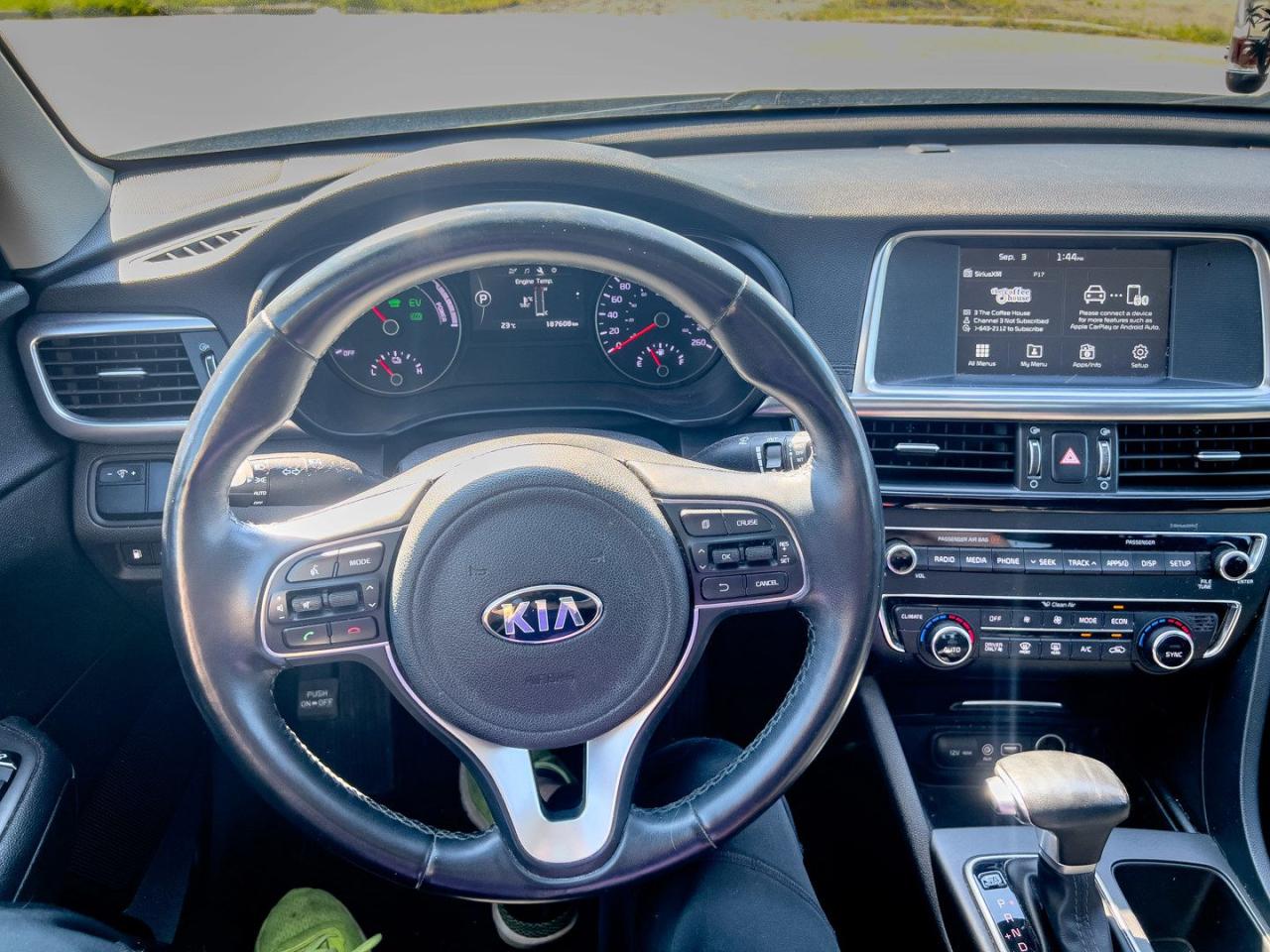 2017 Kia Optima Hybrid Premium Easy financing, fast approvals - Photo #12