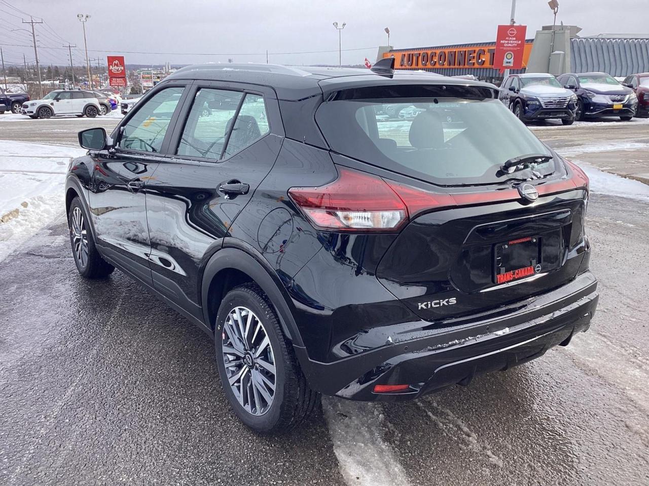 2025 Nissan Kicks Play SV Photo2