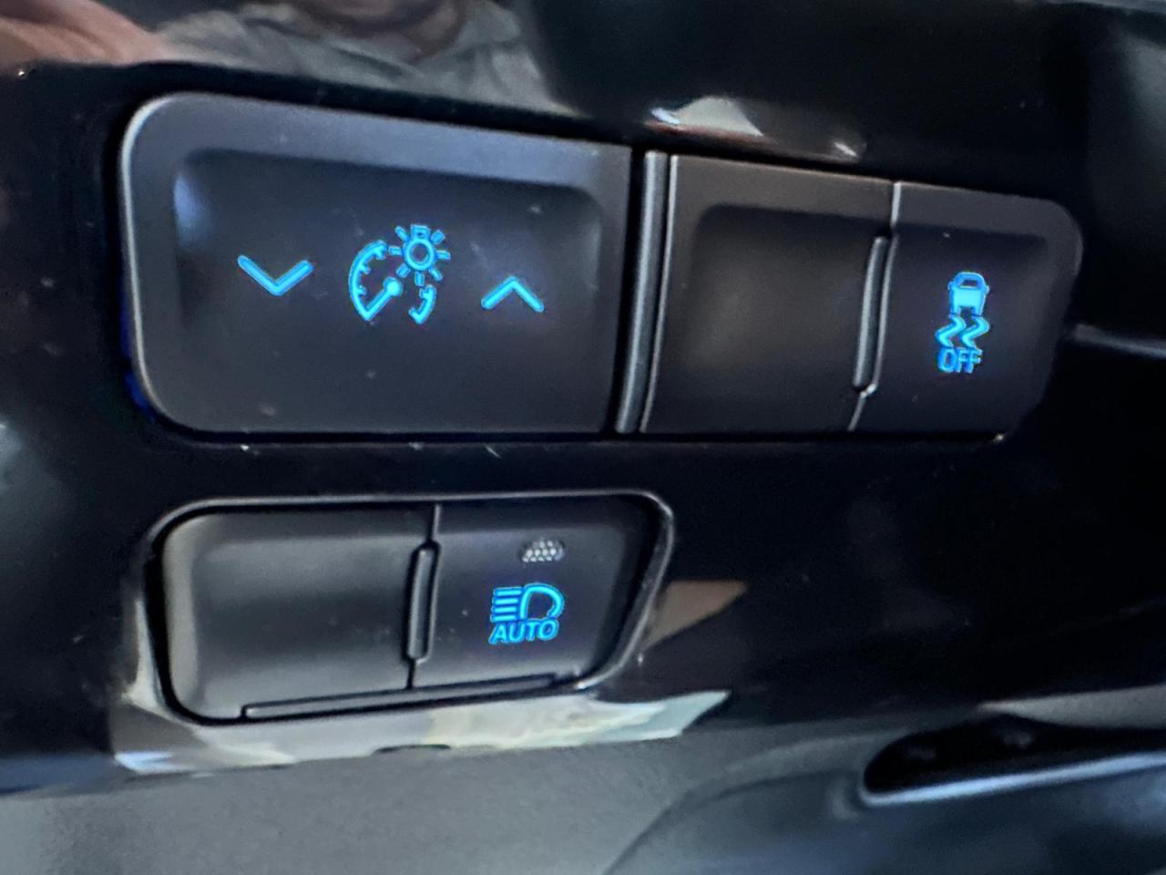 2019 Toyota Prius AWD | TECHNOLOGY | HYBRID | VARIABLE / CVT | 4 CLY - Photo #29