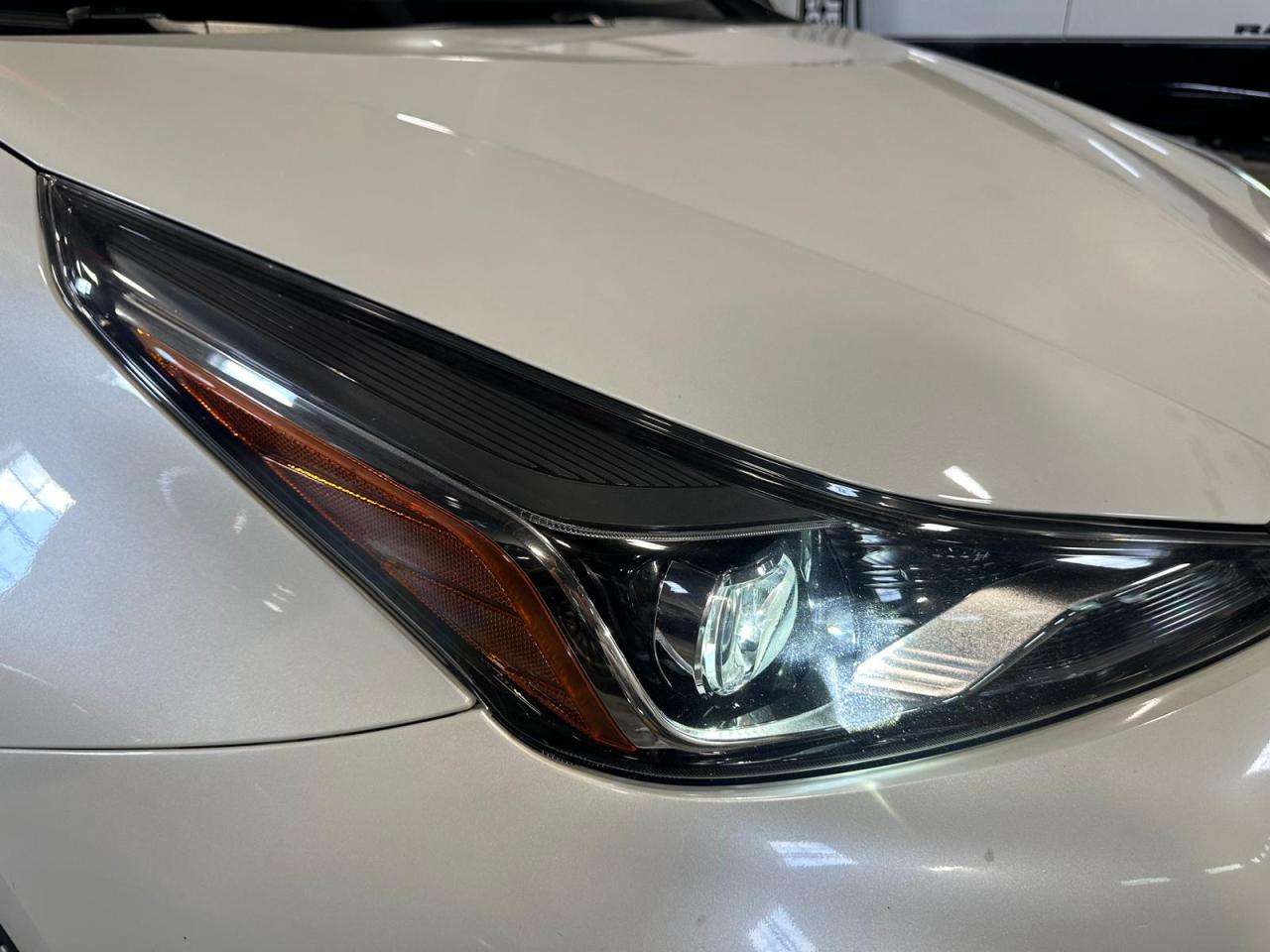 2019 Toyota Prius AWD | TECHNOLOGY | HYBRID | VARIABLE / CVT | 4 CLY - Photo #2