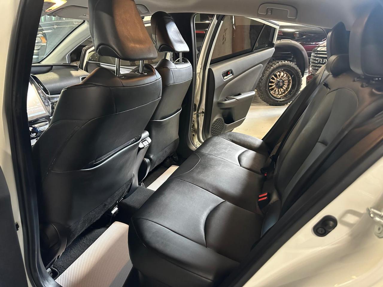 2019 Toyota Prius AWD | TECHNOLOGY | HYBRID | VARIABLE / CVT | 4 CLY - Photo #34