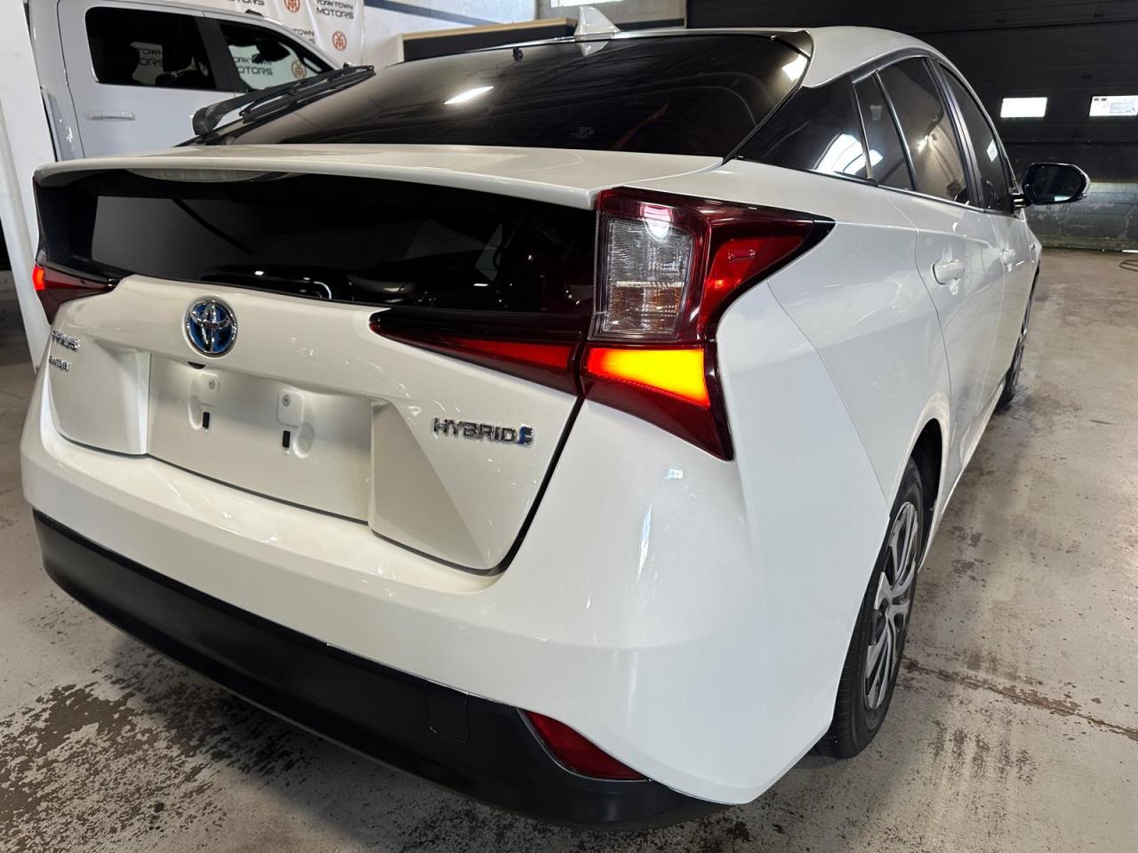 2019 Toyota Prius AWD | TECHNOLOGY | HYBRID | VARIABLE / CVT | 4 CLY - Photo #7