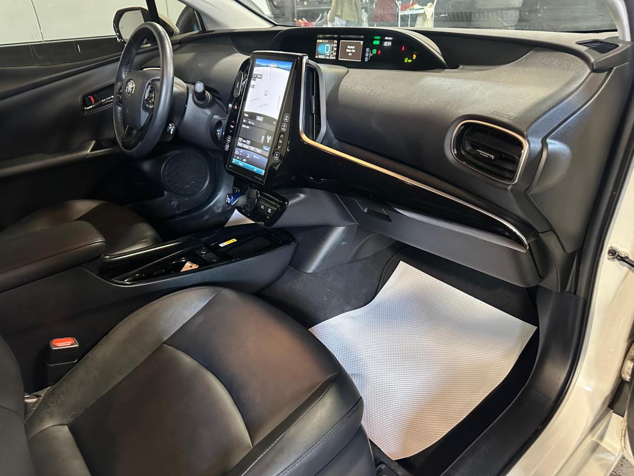 2019 Toyota Prius AWD | TECHNOLOGY | HYBRID | VARIABLE / CVT | 4 CLY - Photo #14