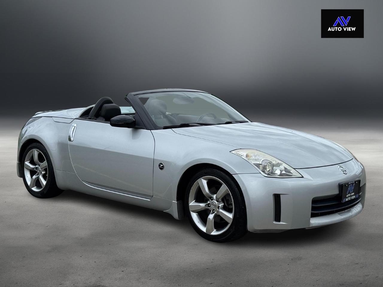 2006 Nissan 350Z Roadster Touring **LOW KM'S** Photo2