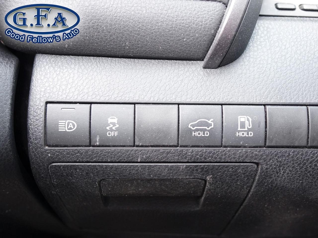 2021 Toyota Camry SE MODEL, REARVIEW CAMERA, LEATHER & CLOTH, HEATED - Photo #19