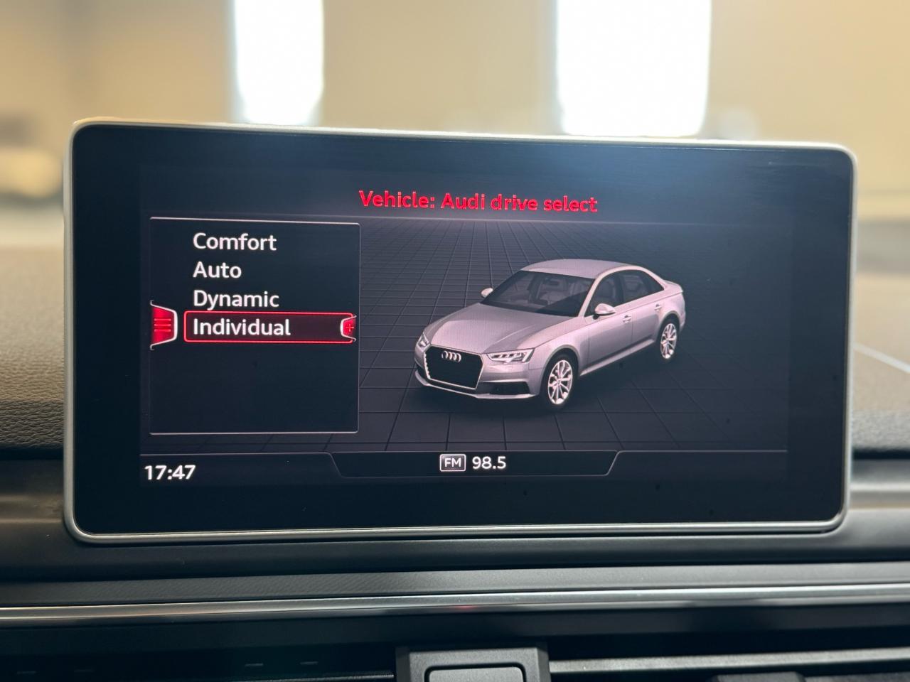 2017 Audi A4 |NAV|BACKUP|CARPLAY|SUNROOF|DRIVE SELECT| - Photo #18