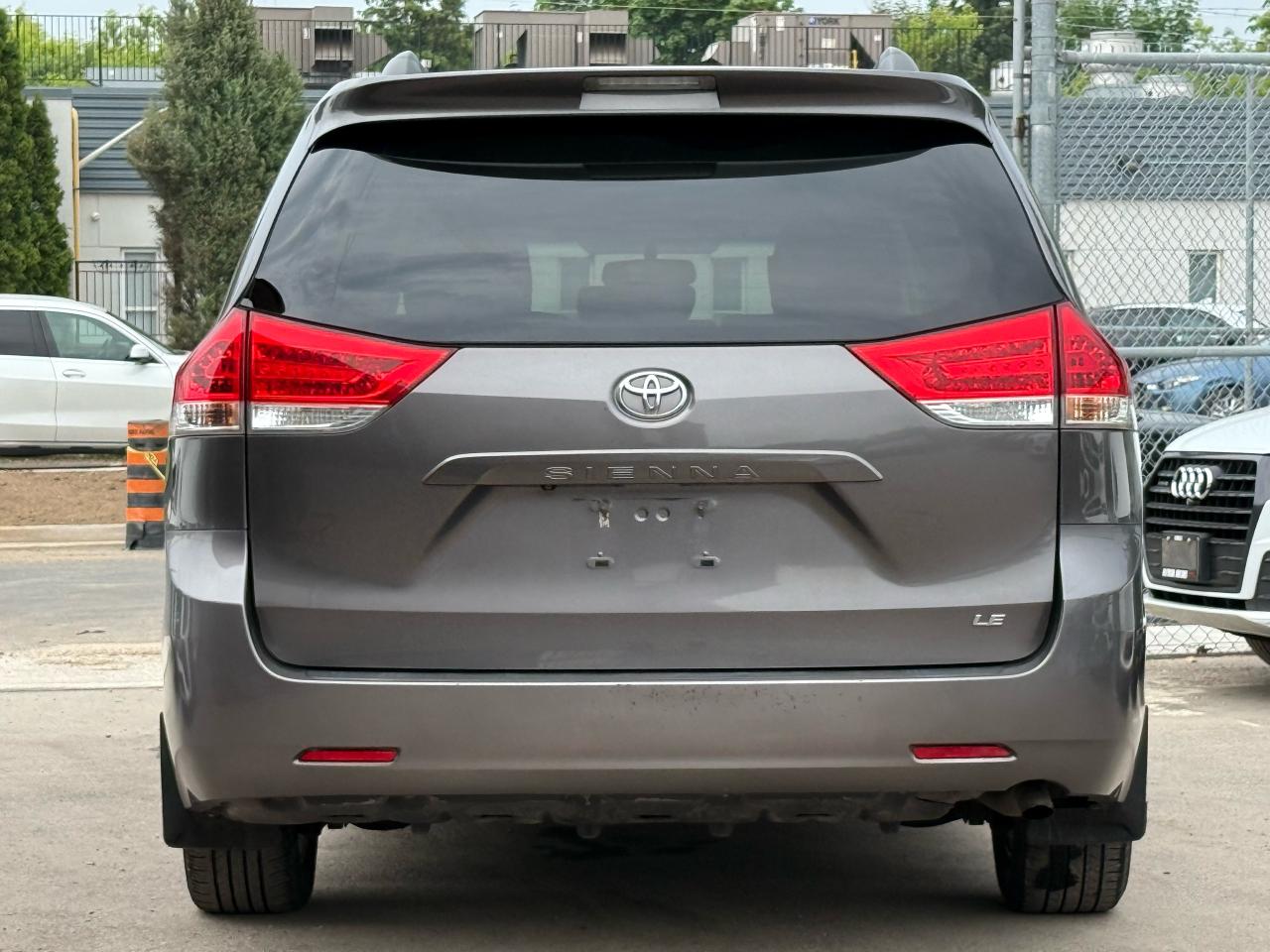 2014 Toyota Sienna ***SOLD/RESERVED*** - Photo #4