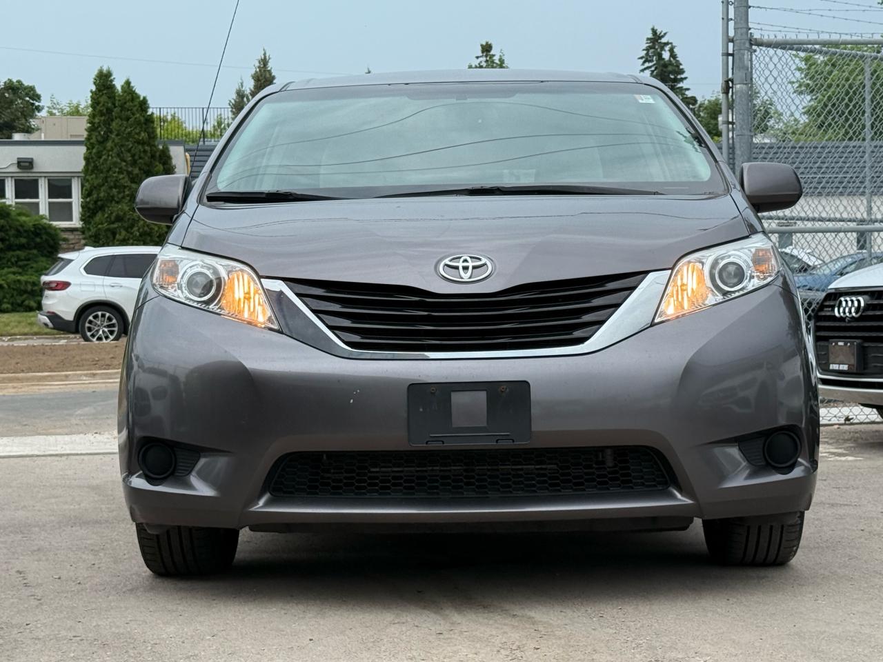 2014 Toyota Sienna ***SOLD/RESERVED*** - Photo #2