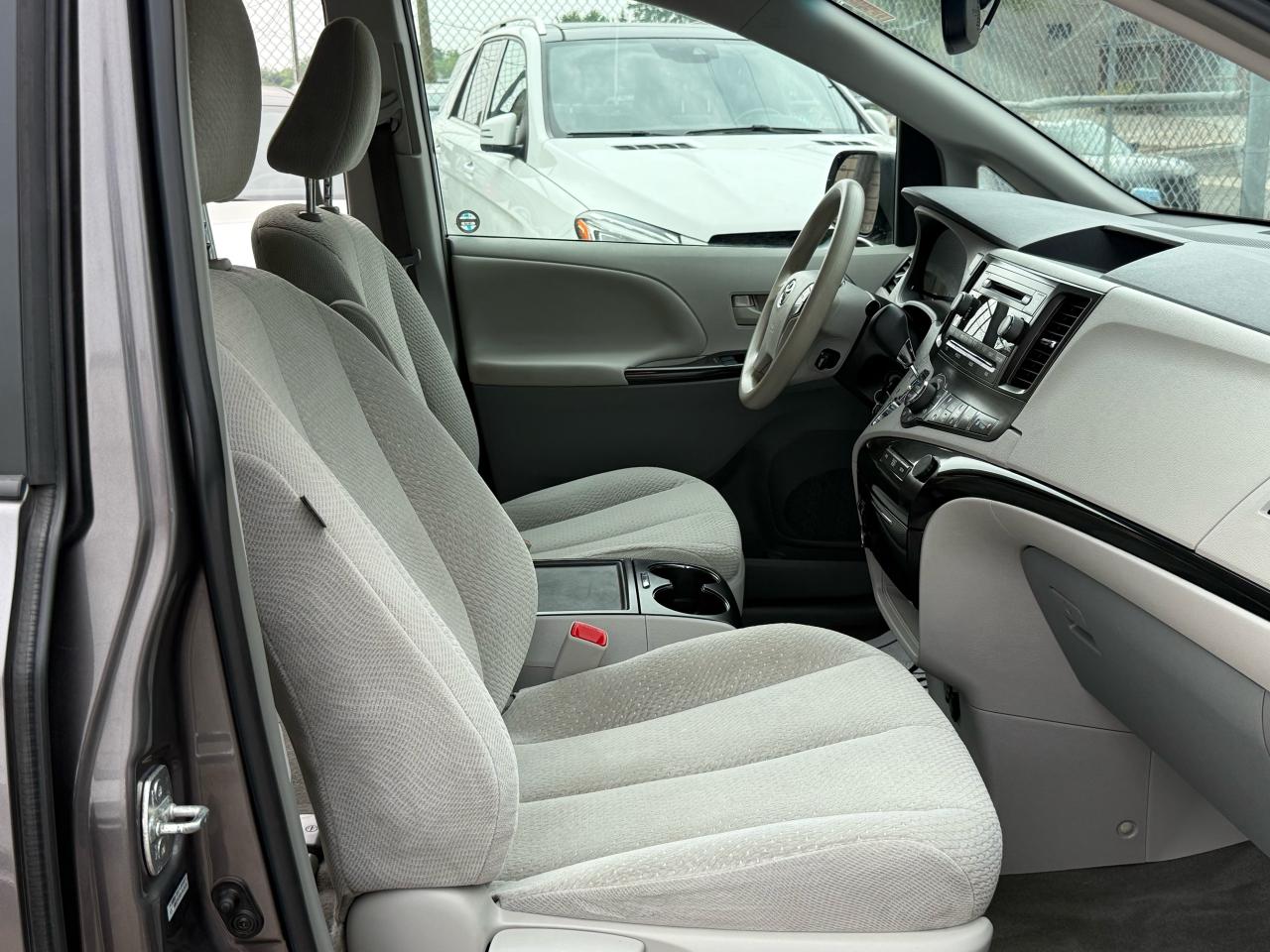 2014 Toyota Sienna ***SOLD/RESERVED*** - Photo #10
