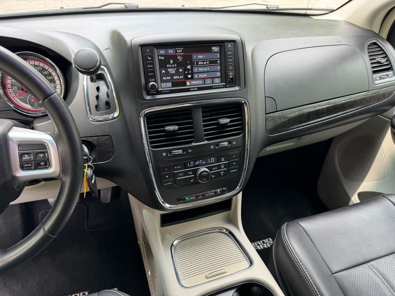 2015 Dodge Grand Caravan Crew Plus - Photo #11