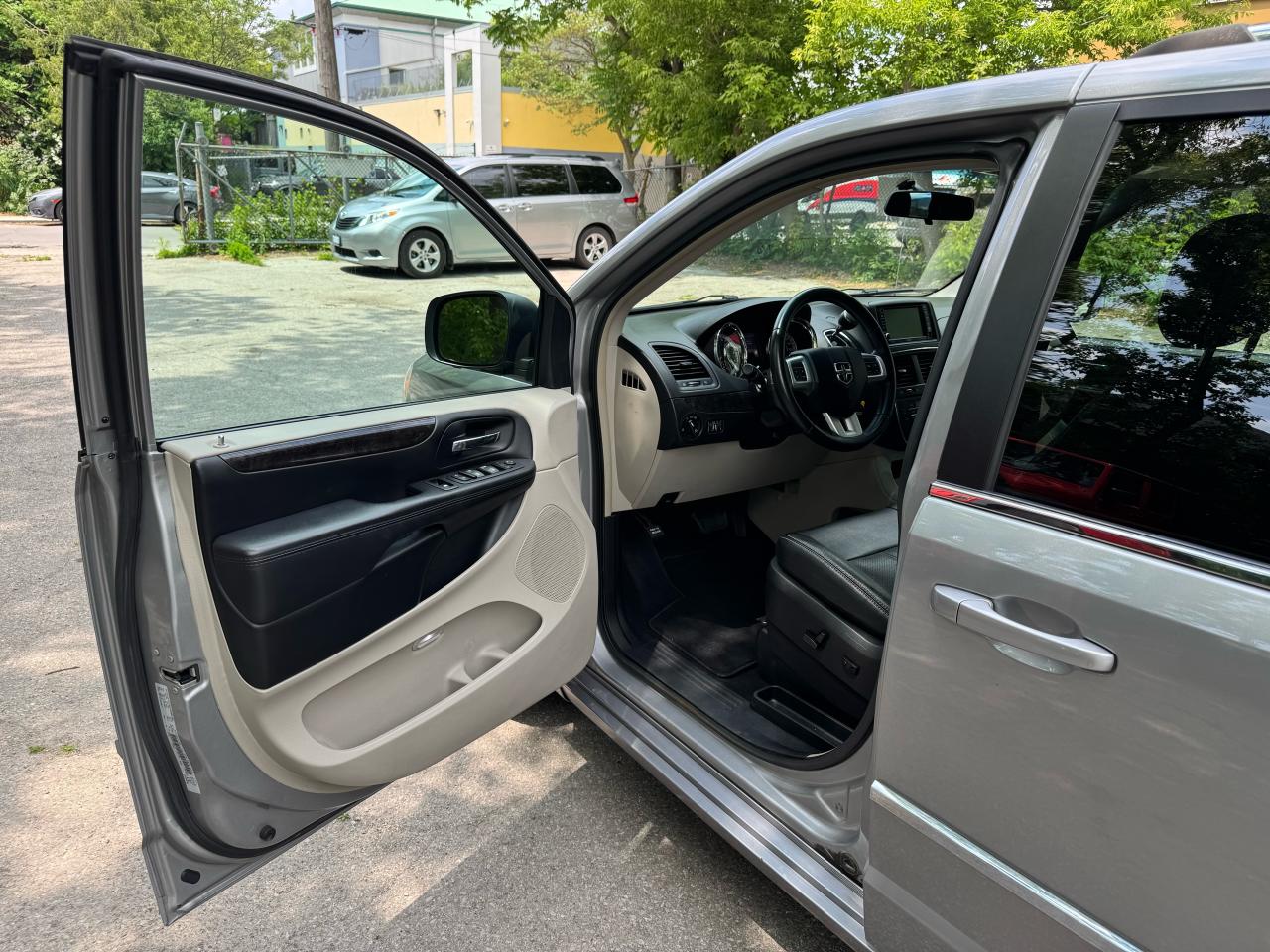 2015 Dodge Grand Caravan Crew Plus - Photo #9