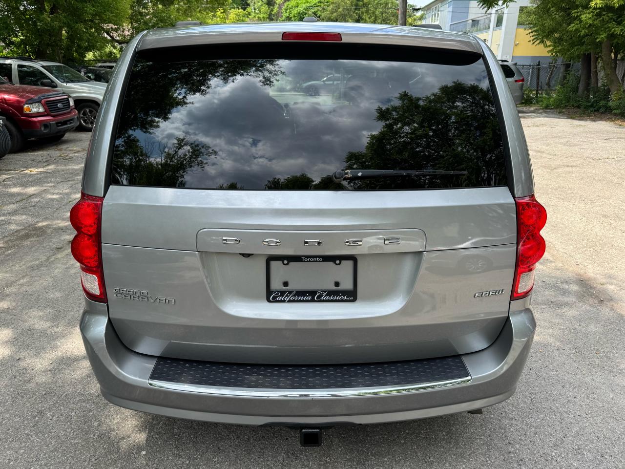 2015 Dodge Grand Caravan Crew Plus - Photo #4