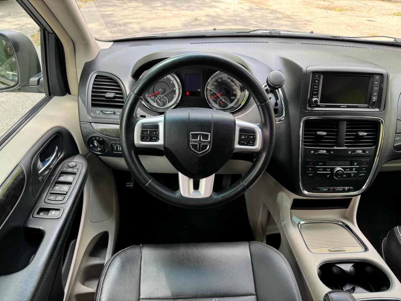 2015 Dodge Grand Caravan Crew Plus - Photo #10