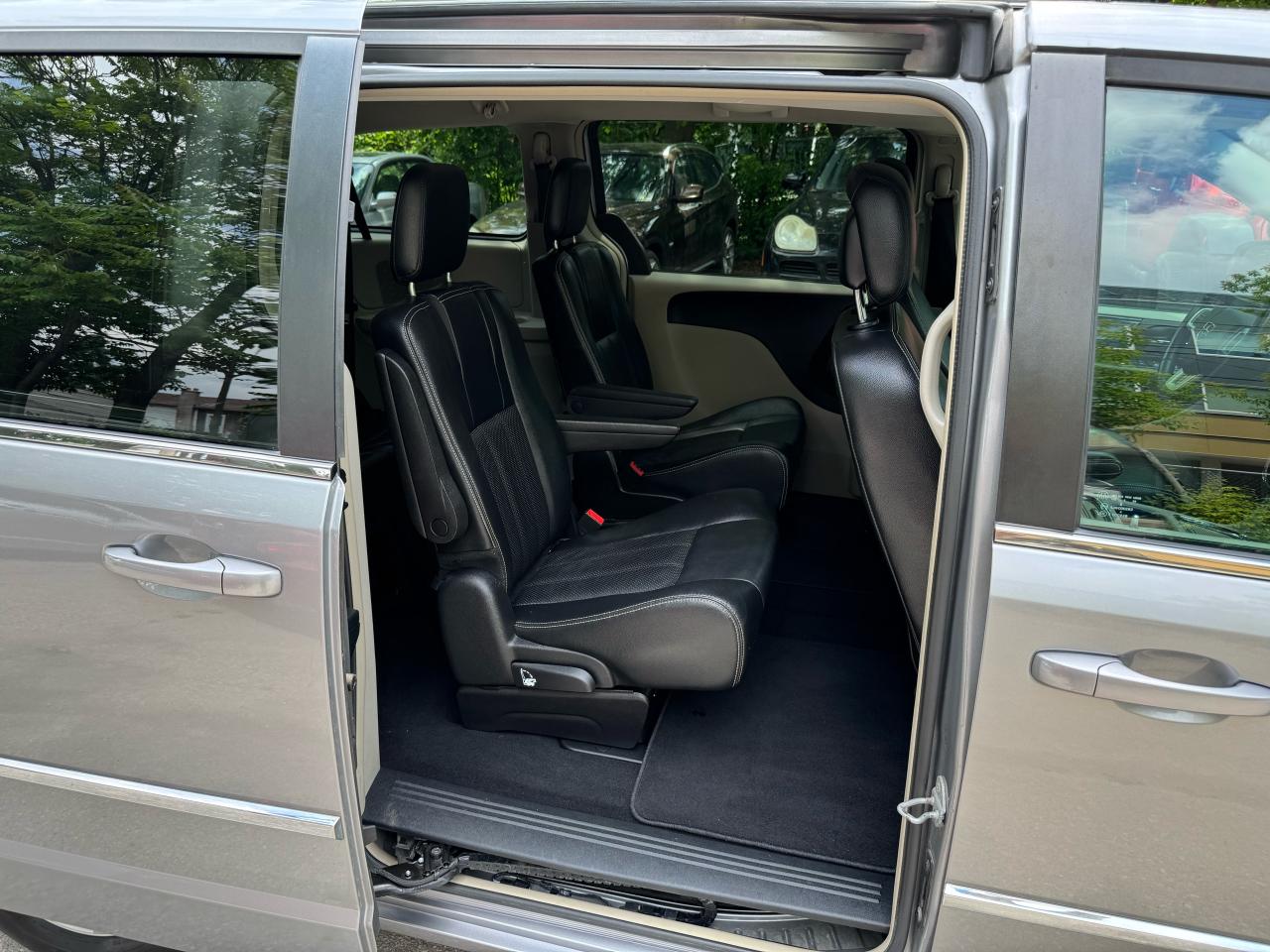 2015 Dodge Grand Caravan Crew Plus - Photo #15
