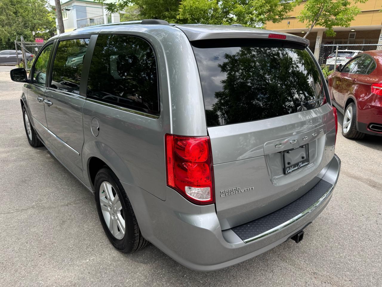 2015 Dodge Grand Caravan Crew Plus - Photo #3