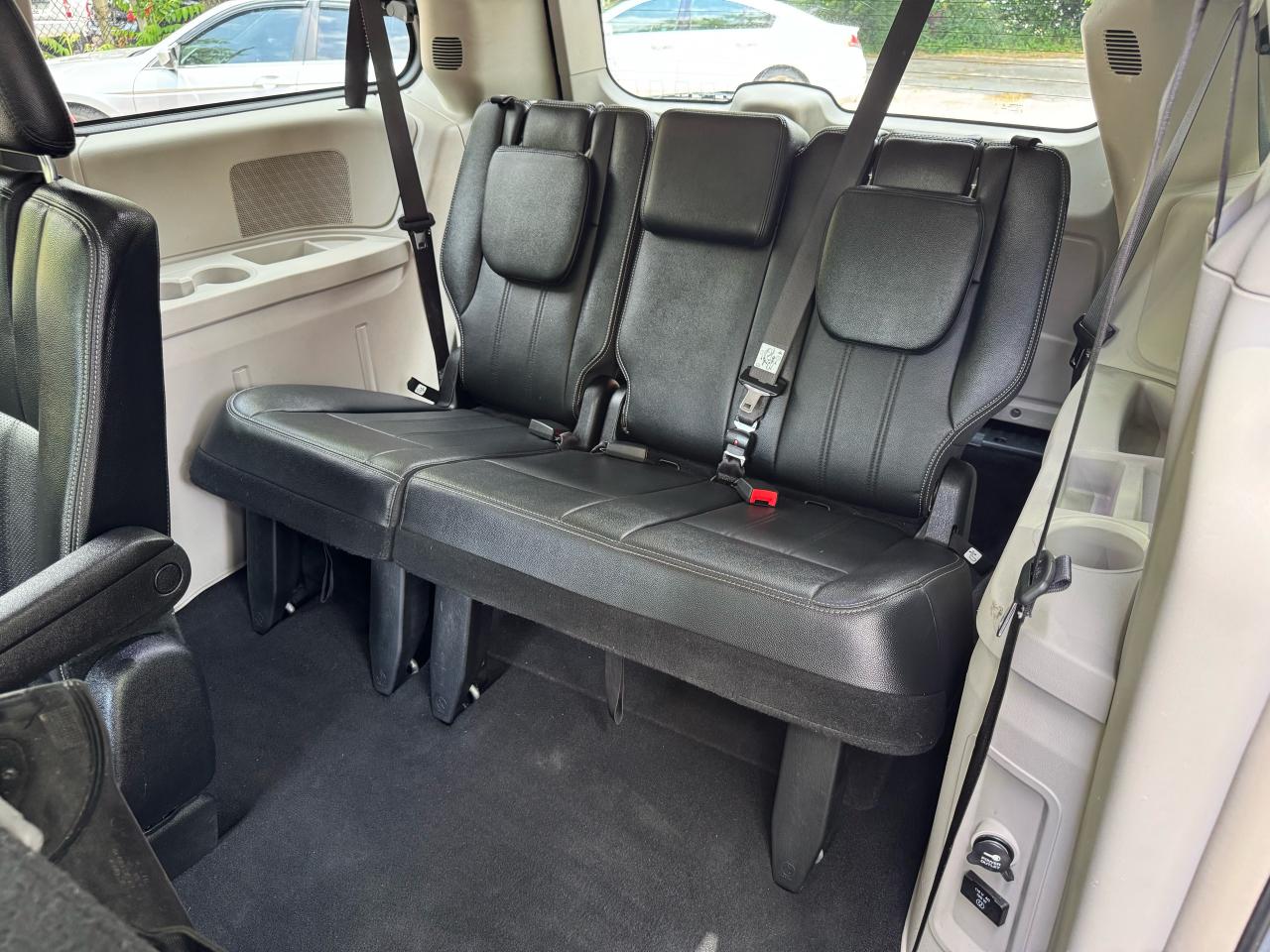 2015 Dodge Grand Caravan Crew Plus - Photo #14