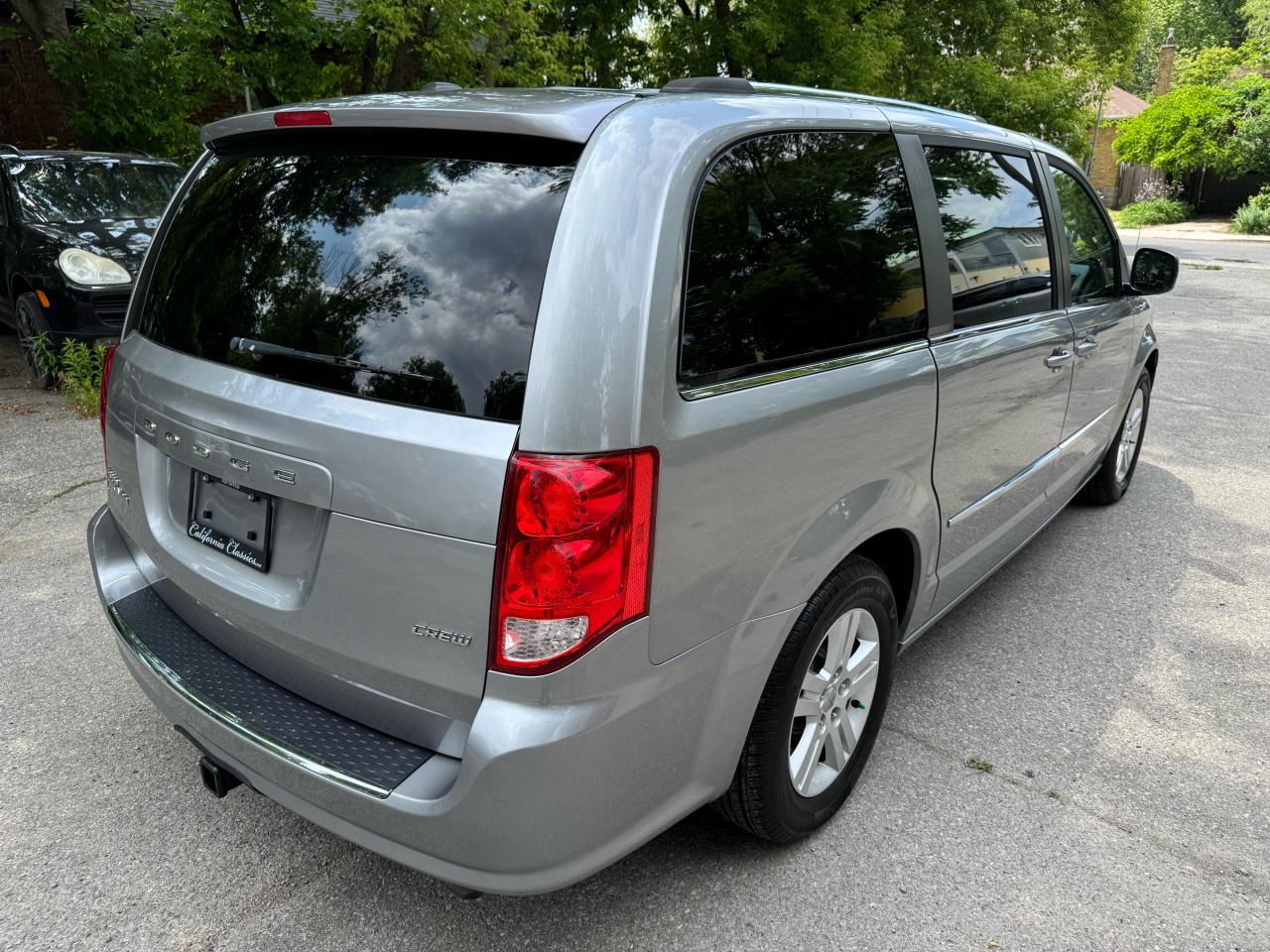 2015 Dodge Grand Caravan Crew Plus - Photo #5