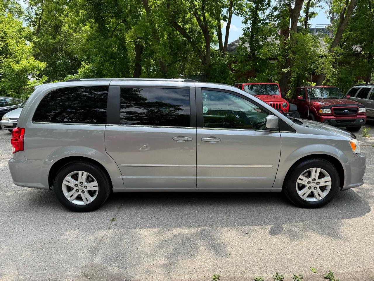 2015 Dodge Grand Caravan Crew Plus - Photo #6