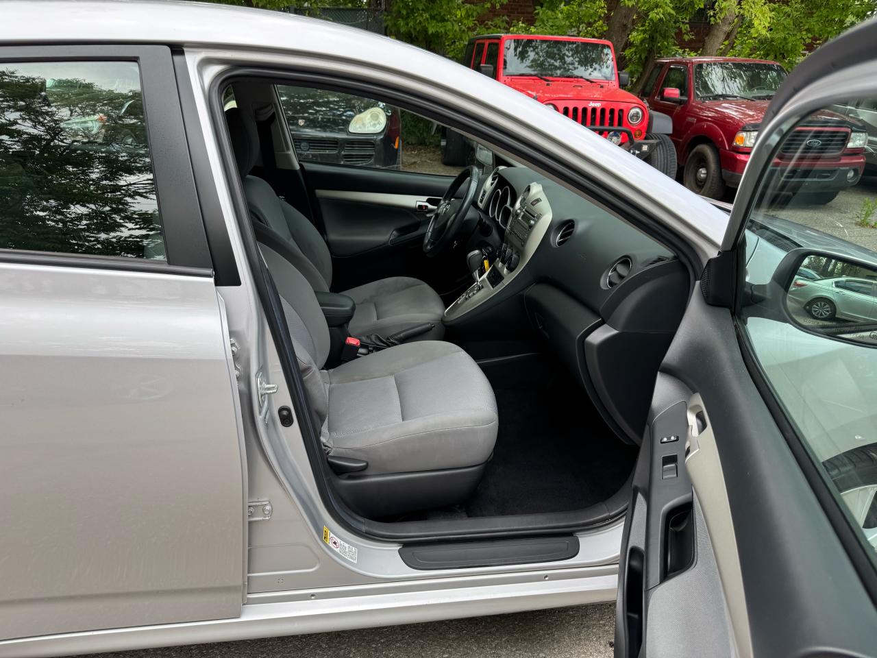 2010 Toyota Matrix XR - Photo #16
