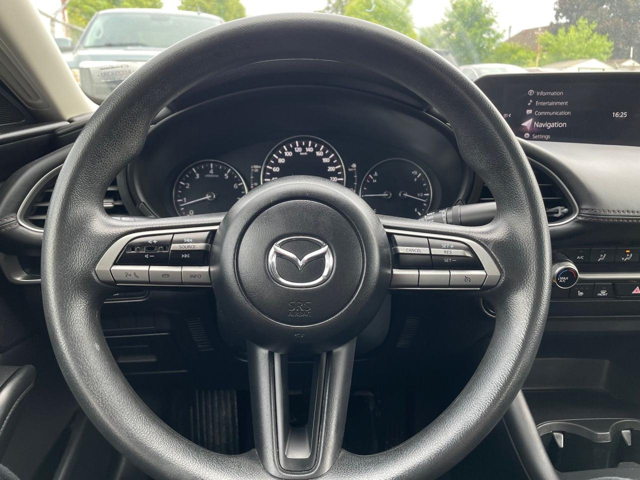 2019 Mazda MAZDA3 GX *REMOTE START, BACKUP CAM, HEATED SEATS* - Photo #9