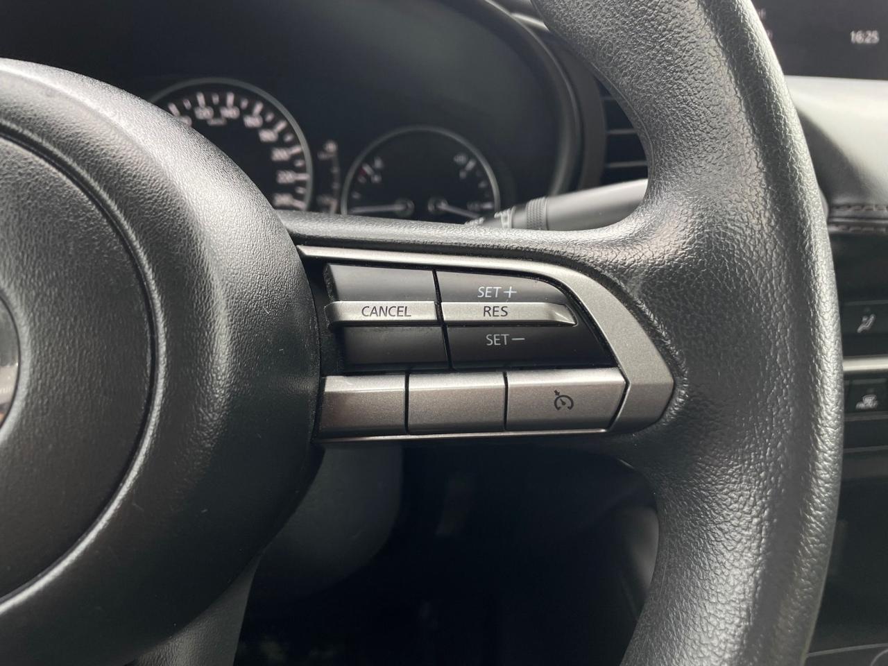 2019 Mazda MAZDA3 GX *REMOTE START, BACKUP CAM, HEATED SEATS* - Photo #11