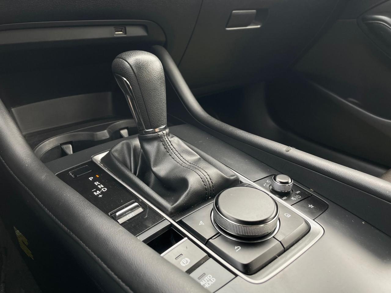 2019 Mazda MAZDA3 GX *REMOTE START, BACKUP CAM, HEATED SEATS* - Photo #16