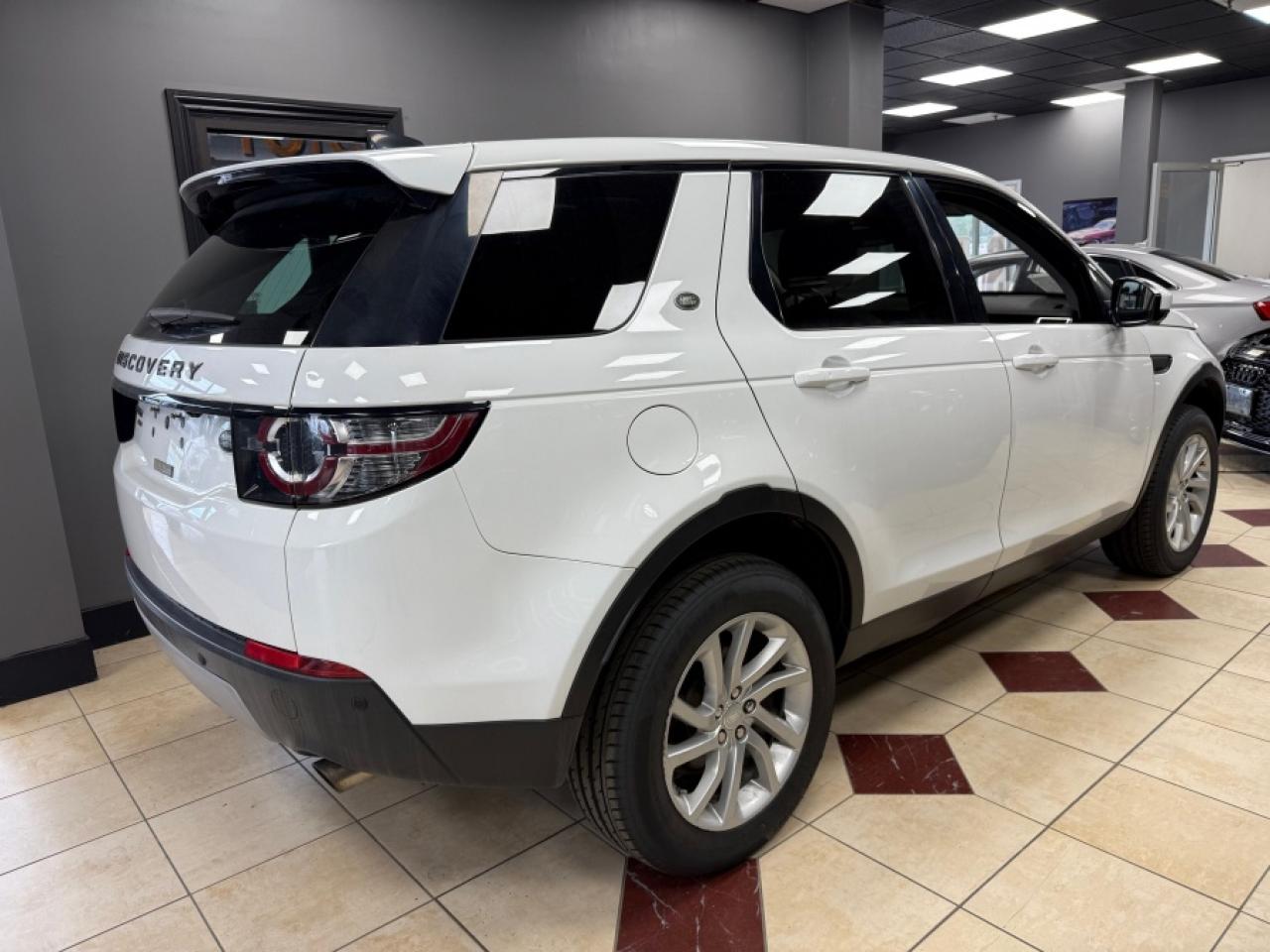 2017 Land Rover Discovery Sport HSE/NAVI/REAR CAM/PANO SUNROOF - Photo #2