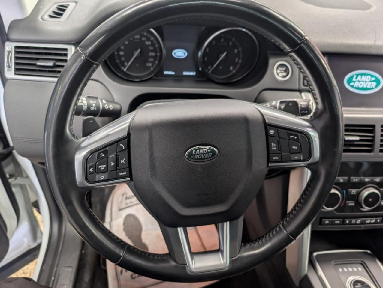 2017 Land Rover Discovery Sport HSE/ NAVI/ REAR CAM/ LEATHER - Photo #9