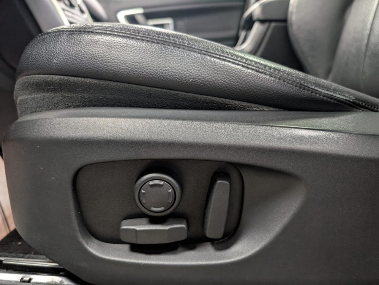 2017 Land Rover Discovery Sport HSE/ NAVI/ REAR CAM/ LEATHER - Photo #16