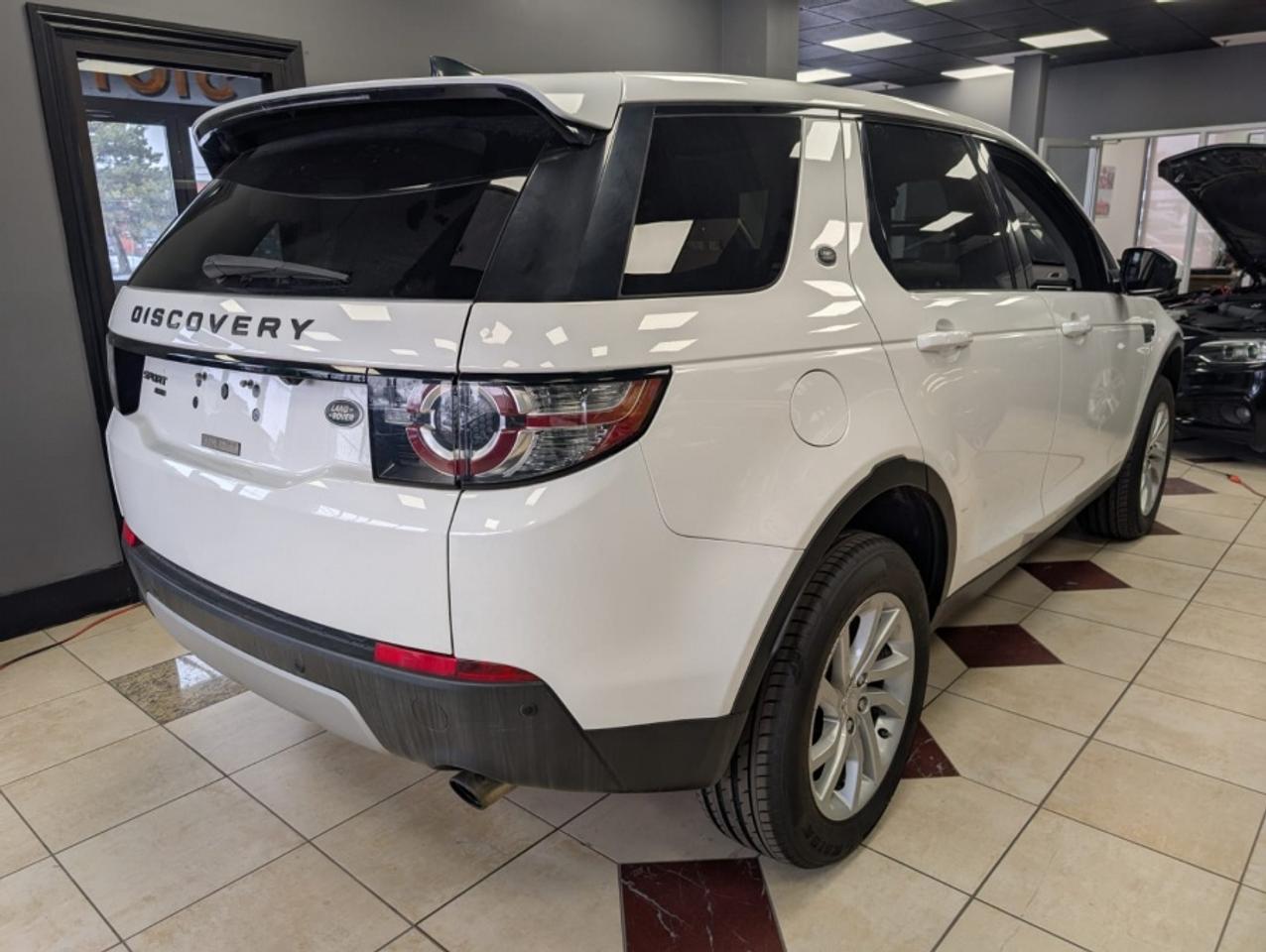 2017 Land Rover Discovery Sport HSE/ NAVI/ REAR CAM/ LEATHER - Photo #4