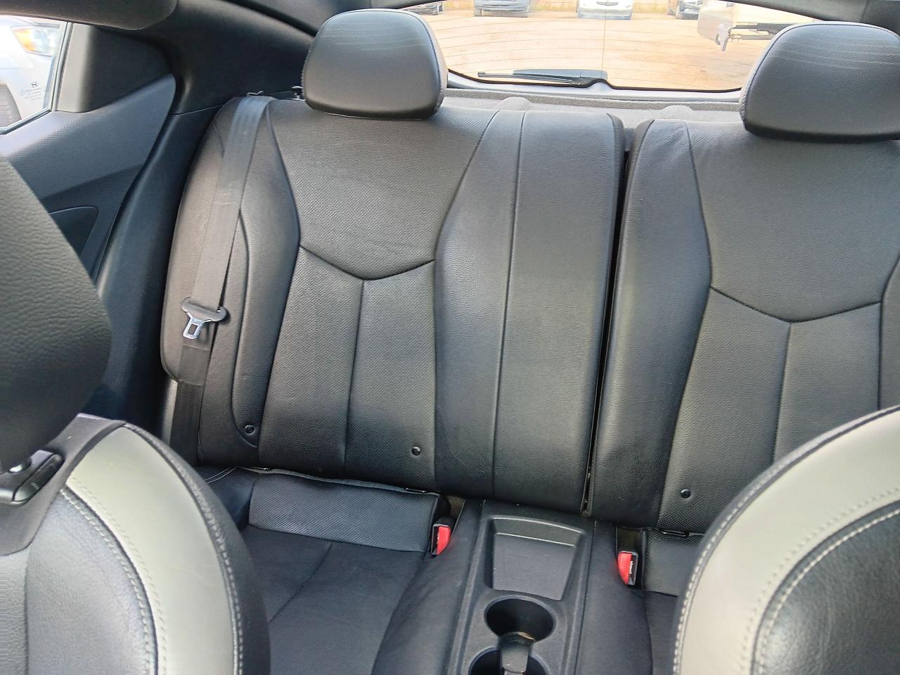 2016 Hyundai Veloster Turbo, Leather, Pano roof, Nav, Htd Steering & Sea - Photo #18