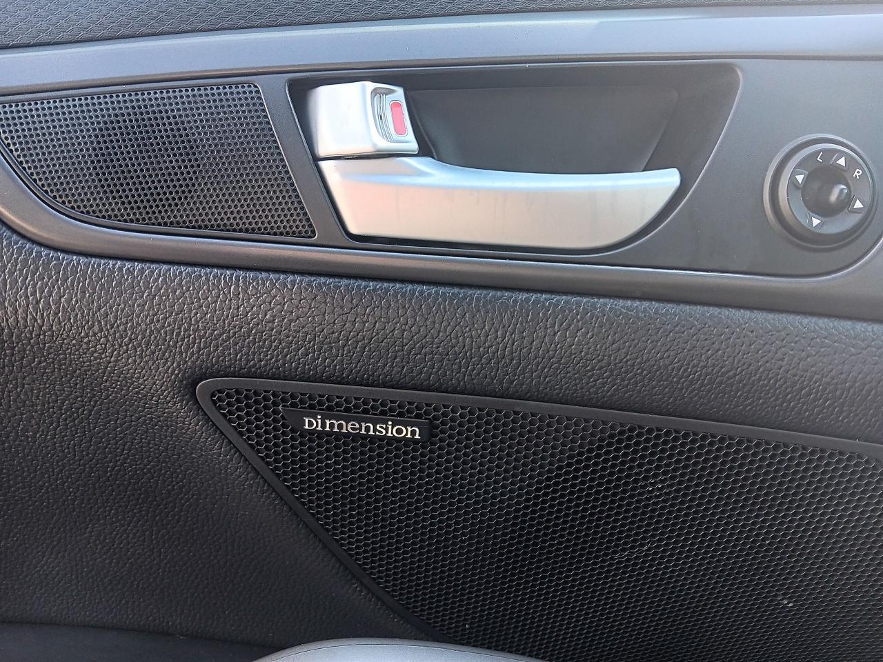 2016 Hyundai Veloster Turbo, Leather, Pano roof, Nav, Htd Steering & Sea - Photo #24