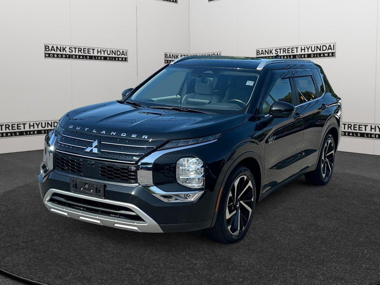 Used 2023 Mitsubishi Outlander Plug-In Hybrid LE S-AWC for sale in Ottawa, ON