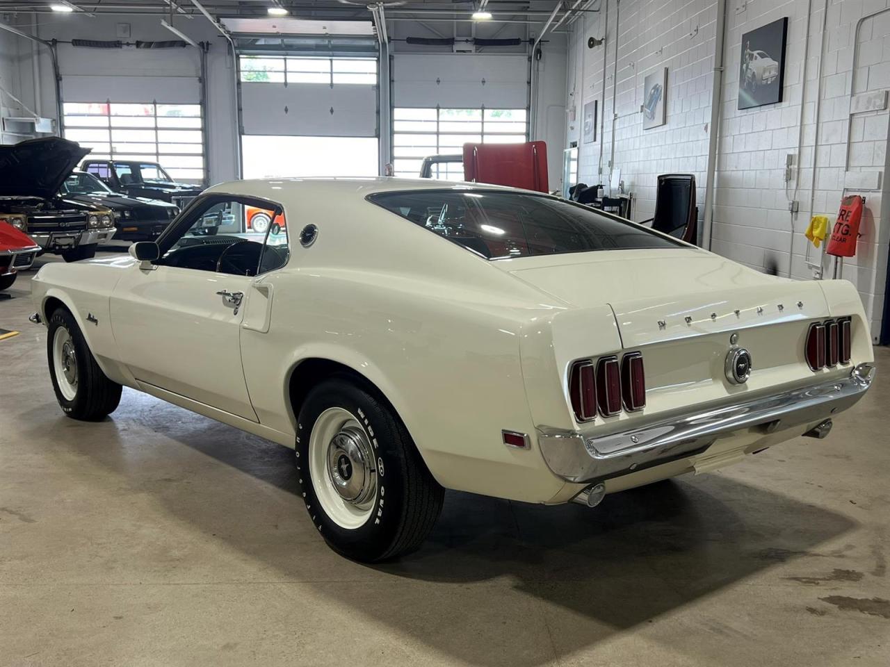 1969 Ford Mustang SportsRoof | 427 Cubic Inch Side Oiler V8 | 4 Speed Manual Photo3
