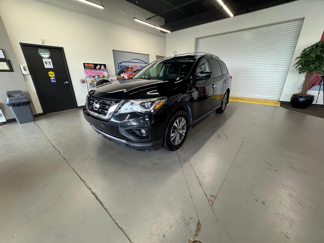 Used 2018 Nissan Pathfinder SV for sale in London, ON
