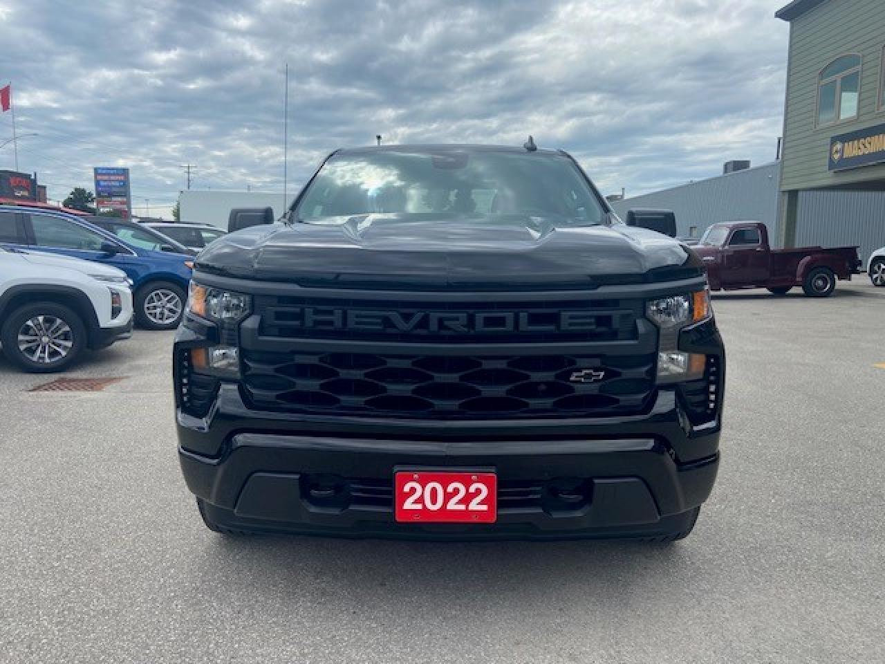 2022 Chevrolet Silverado 1500 Custom Photo3