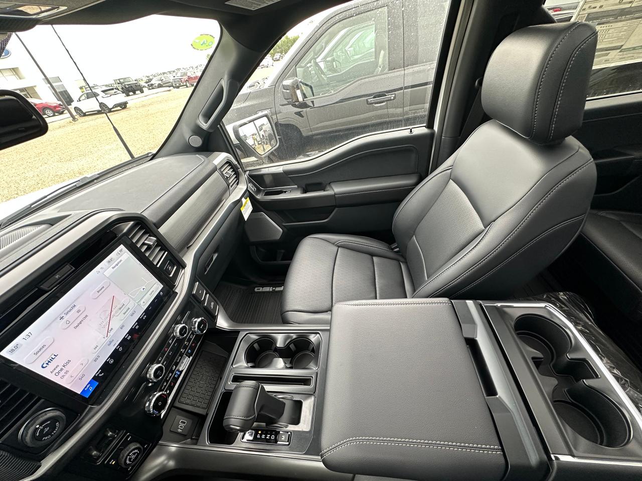 2025 Ford F-150 LARIAT 4WD SUPERCREW 5.5' BOX 502A Photo5