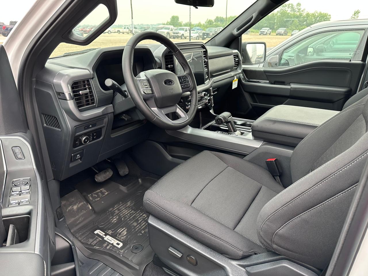 2025 Ford F-150 XLT 4WD SuperCrew 5.5' Box 301A Photo4