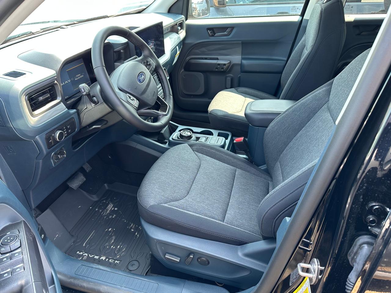 2025 Ford Maverick XLT AWD SuperCrew 302A Photo5